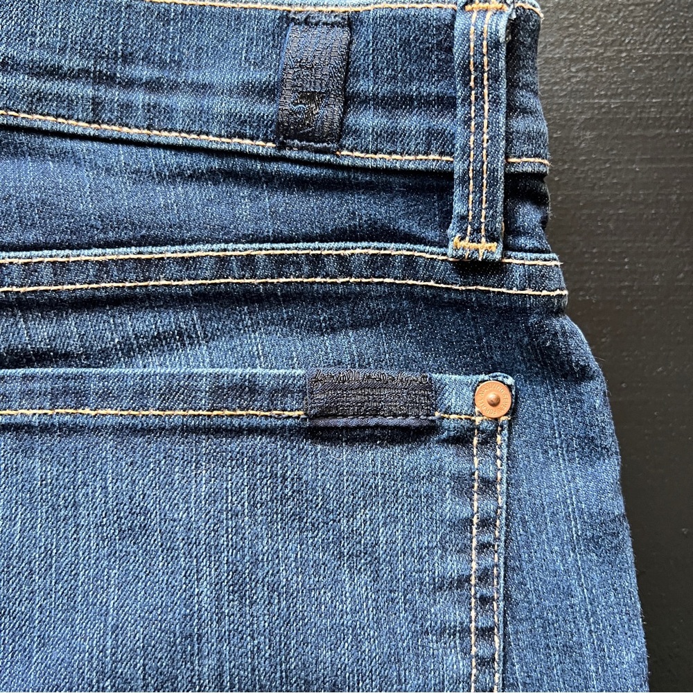 7 For All Mankind Straight Leg Dark Wash Denim Women’s Size 31 - Picture 9 of 9